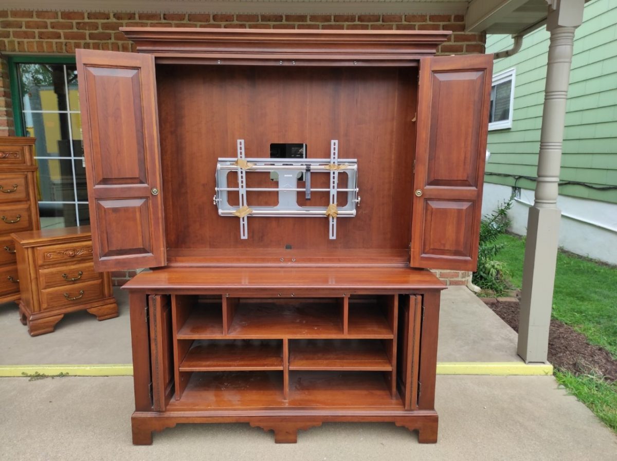 Ethan Allen Flat Screen Tv Roth & Brader Furniture