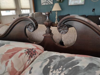Full Size Poster Bed Furniture Suite - Image 2