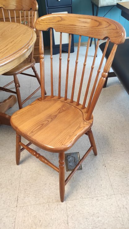 42" Formica Oak Grain Table & 4 Chairs - Image 3