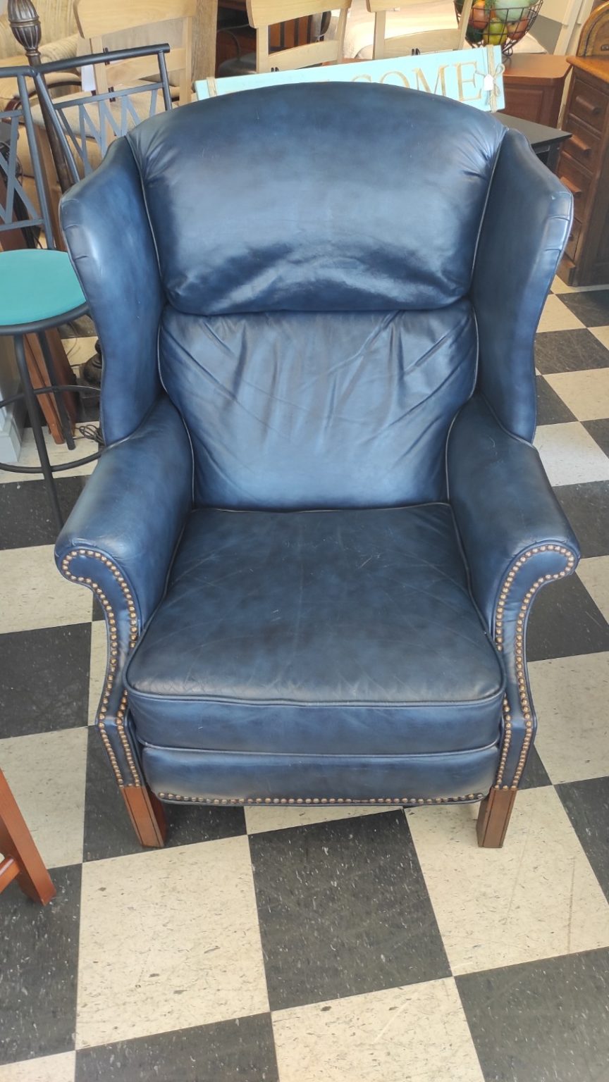 BARCALOUNGER NAVY LEATHER WING RECLINER