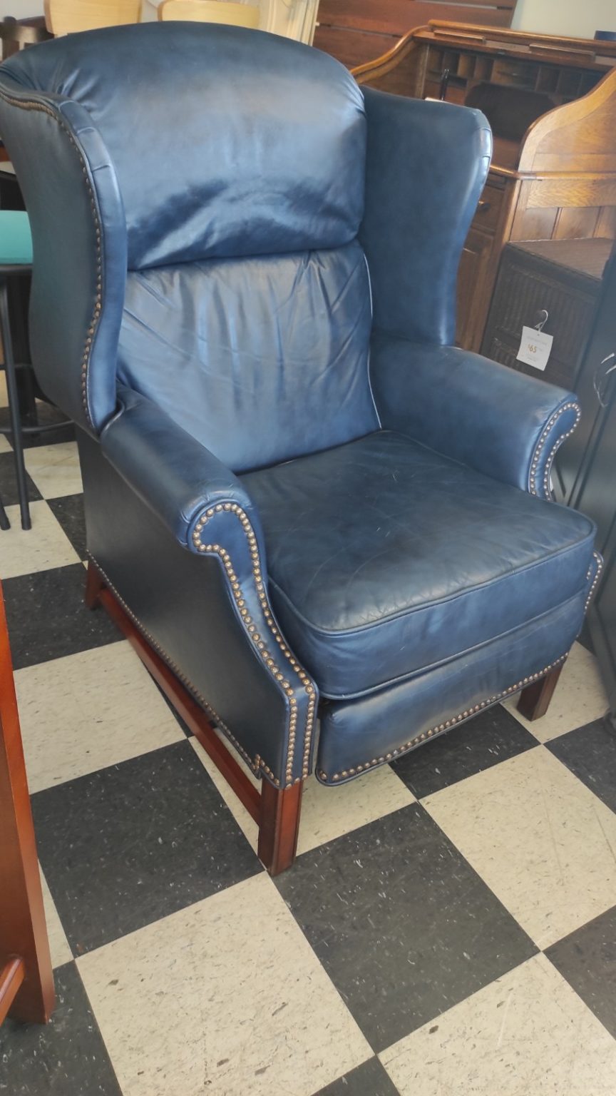 BARCALOUNGER NAVY LEATHER WING RECLINER