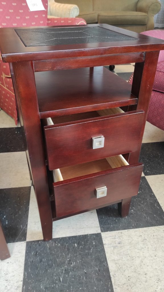 2 MAHOGANY FINISH NIGHTSTANDS