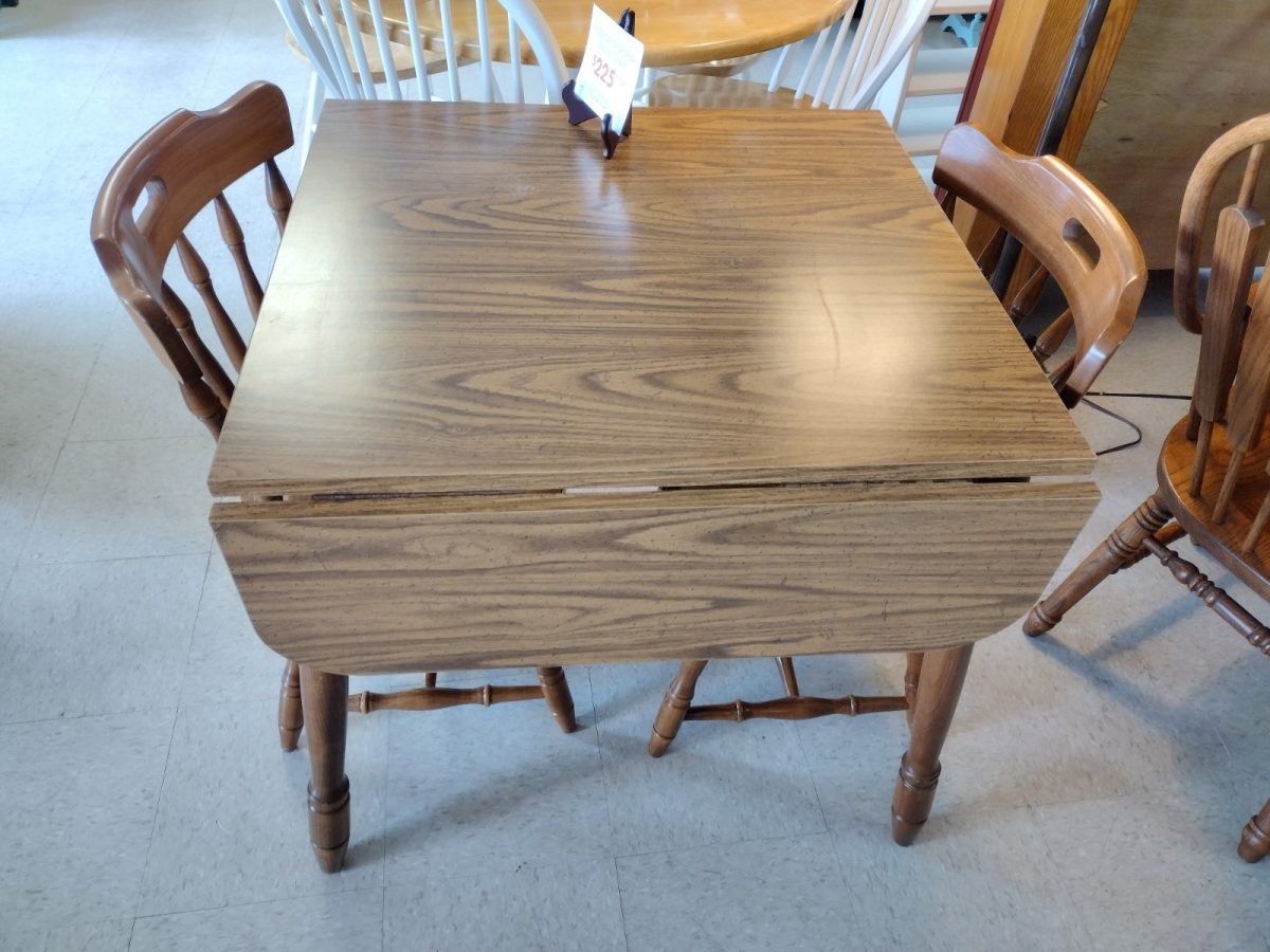 FORMICA TOP DROPLEAF TABLE & 2 CHAIRS