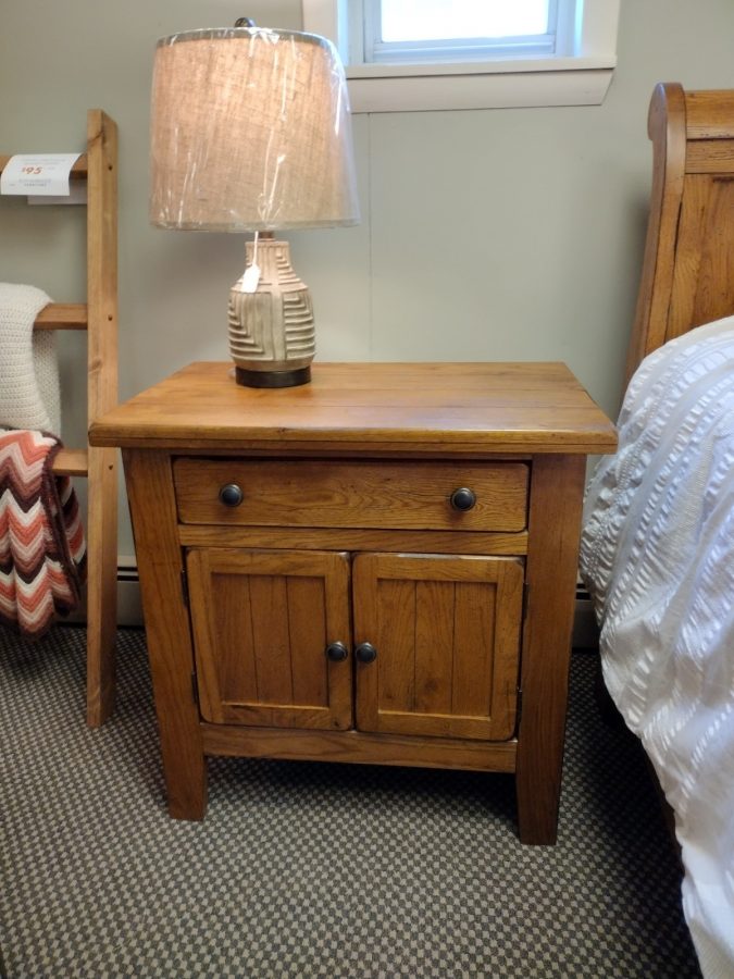 BROYHILL ATTIC HEIRLOOM BEDROOM SUITE