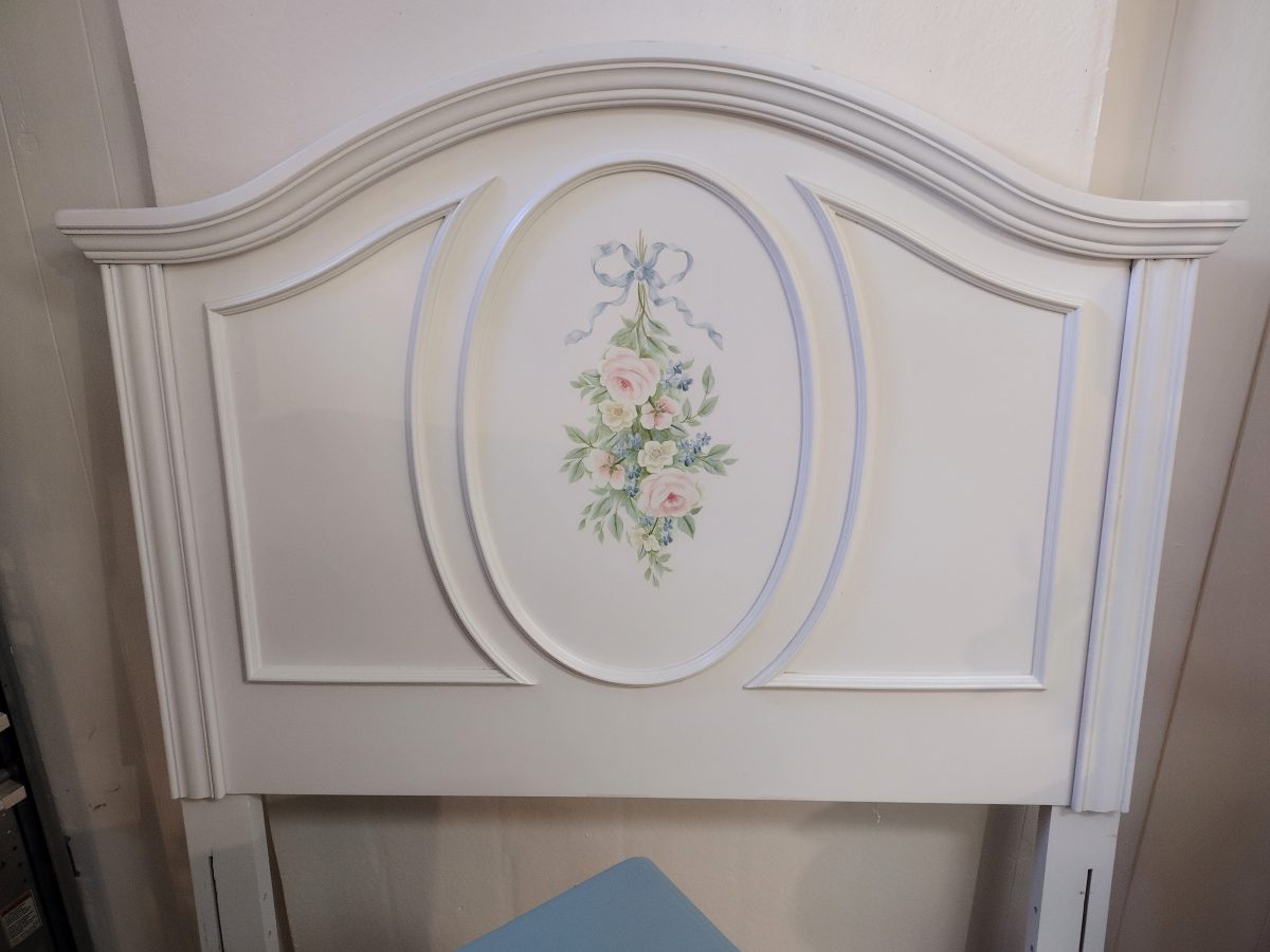 Soft White Twin Bedroom Suite Roth & Brader Furniture