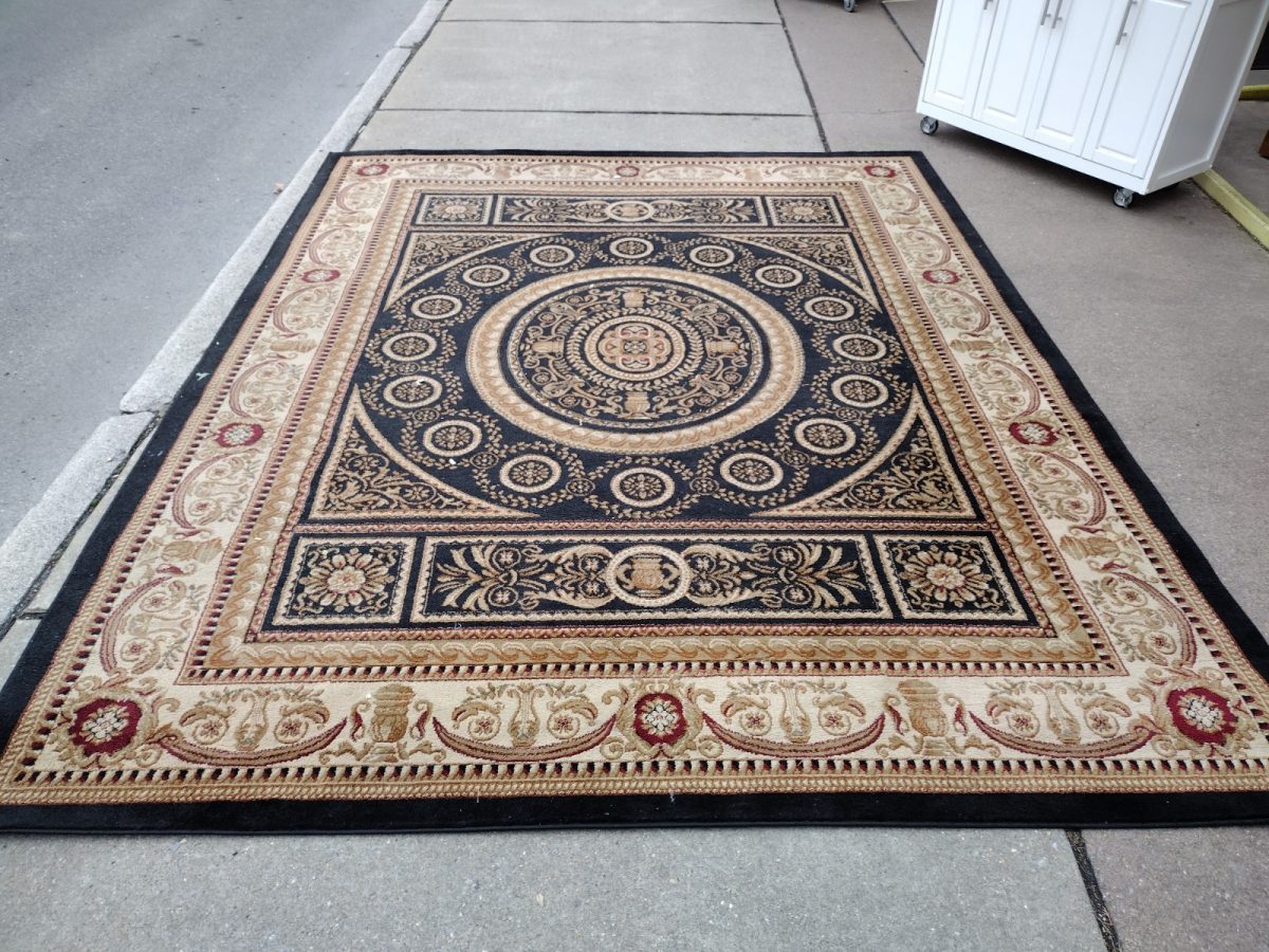 TRADITIONAL ACCENT RUG Roth & Brader Furniture