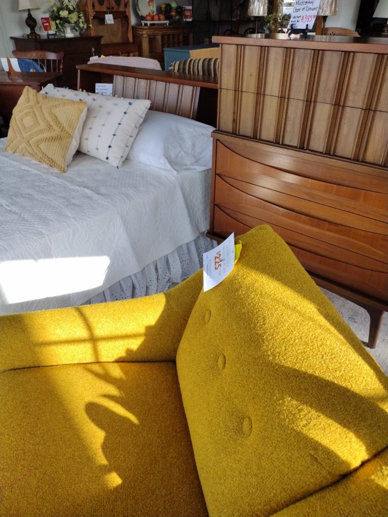 MIDCENTURY MODERN FULL SIZE BEDROOM SUITE Roth & Brader Furniture