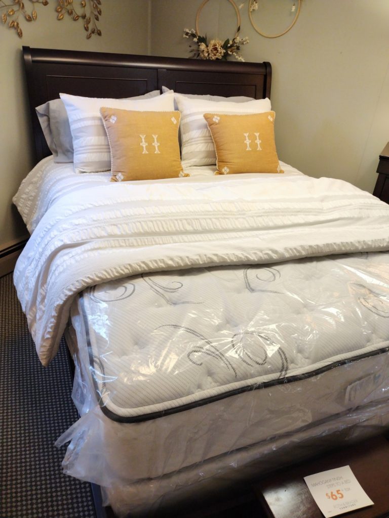 Cherry Finish Queen Sleigh Bed Bedroom Suite Roth & Brader Furniture