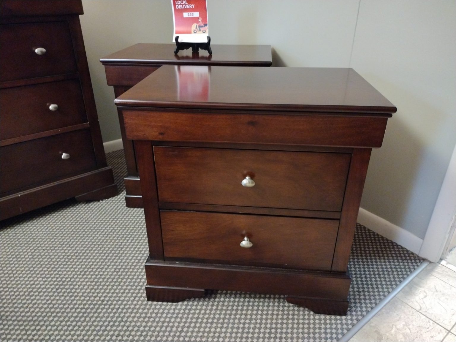 Cherry Finish Queen Sleigh Bed Bedroom Suite Roth & Brader Furniture