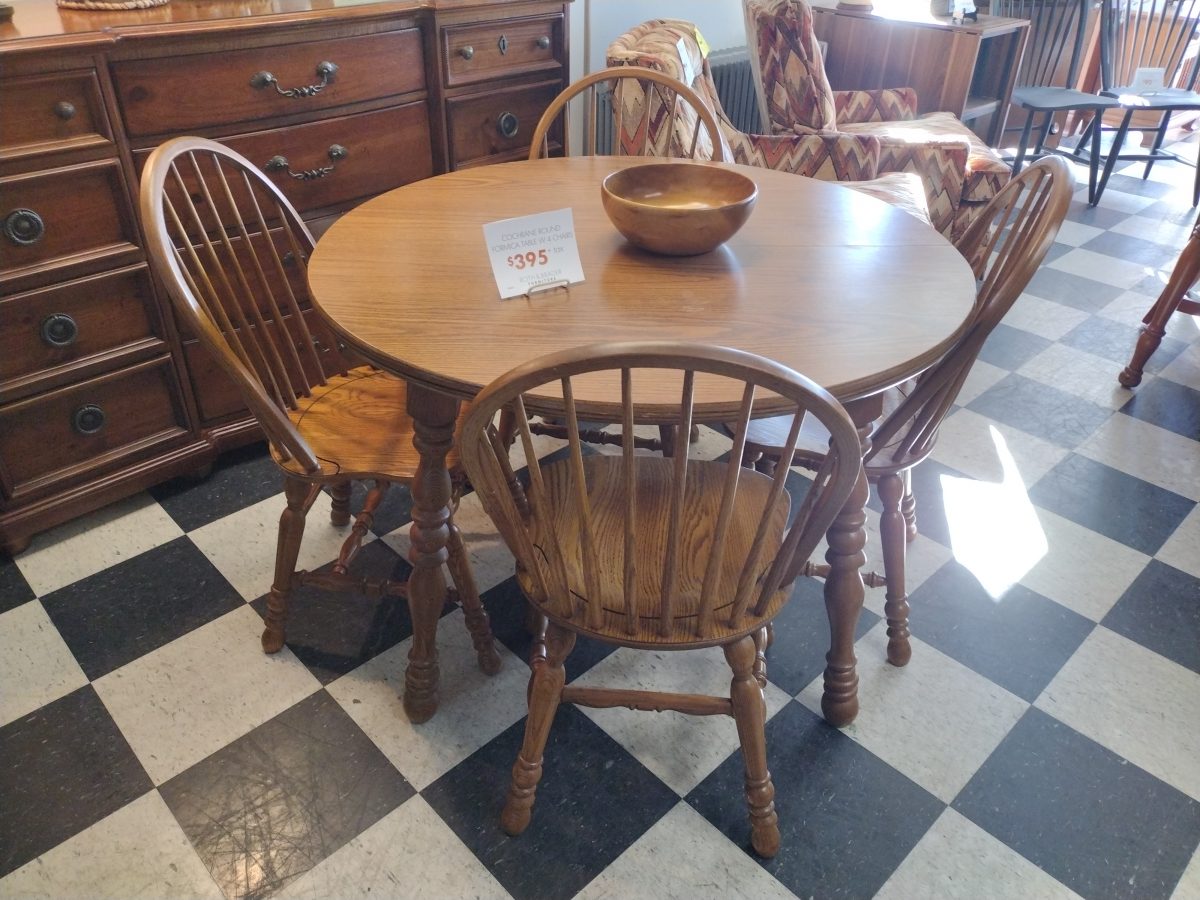 Round Formica Table with Chairs | Roth & Brader Furniture