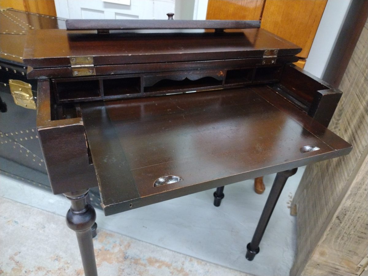 Vintage Flip Top Desk Roth & Brader Furniture