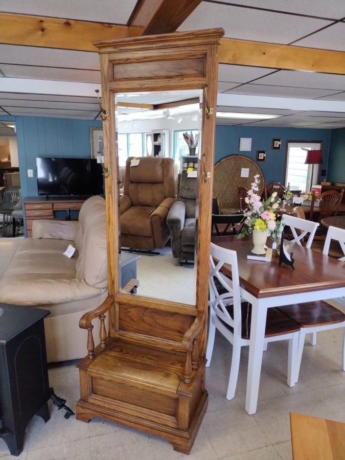 Oak Entryway Hall Tree Roth & Brader Furniture