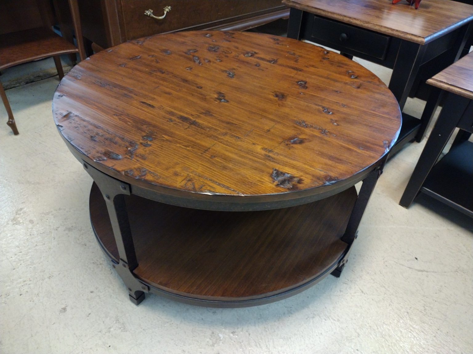 32" Round Distressed Wood Coffee Table Roth & Brader Furniture