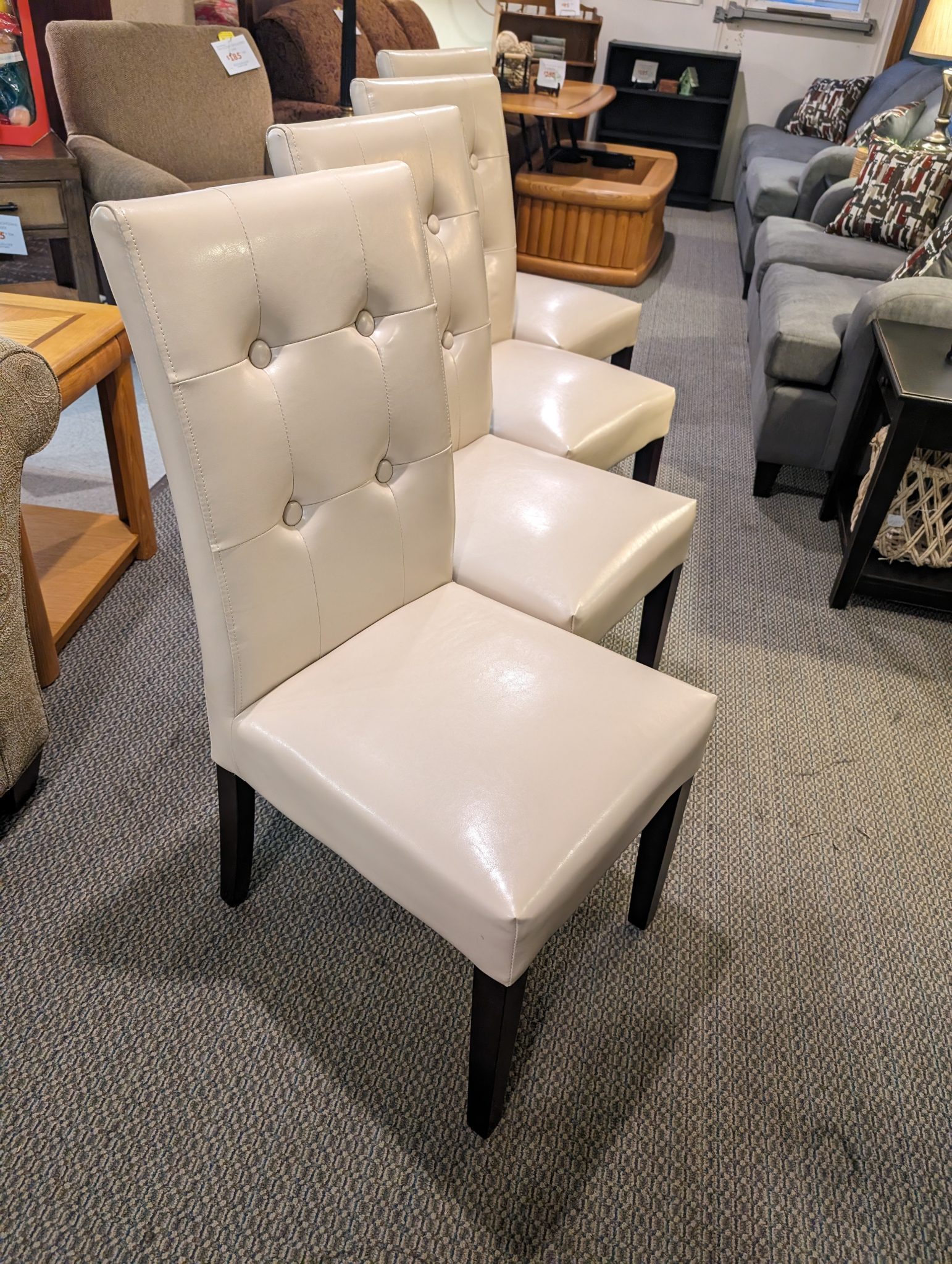 Durable Vinyl Kitchen Chair for Modern Spaces