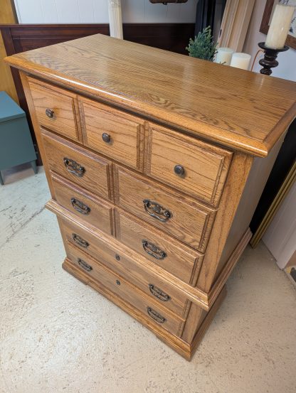 Oak Veneer Chest of Drawers - Image 2