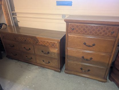 Chest of Drawers w/ Decorative Trim - Image 4