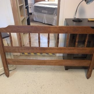 Cherry Spindle Full Size Bed