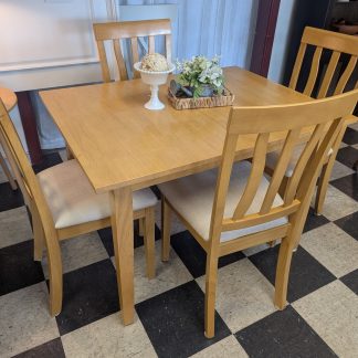 Natural Color Table & 4 Chairs
