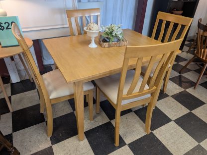 Natural Color Table & 4 Chairs