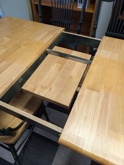 Table Set w. 4 Chairs & Recessed Board - Image 2
