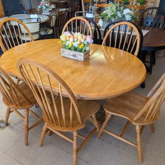 Round Oak Table Set with 6 Chairs & 1 Board
