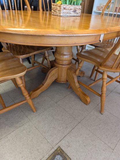 Round Oak Table Set with 6 Chairs & 1 Board - Image 2