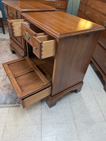 Queen Size Hardwood Cherry Bedroom Set - Image 4