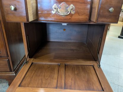 Queen Size Hardwood Cherry Bedroom Set - Image 5