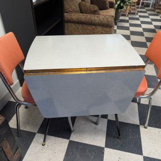Retro Drop Leaf Set with Salmon Color Chairs