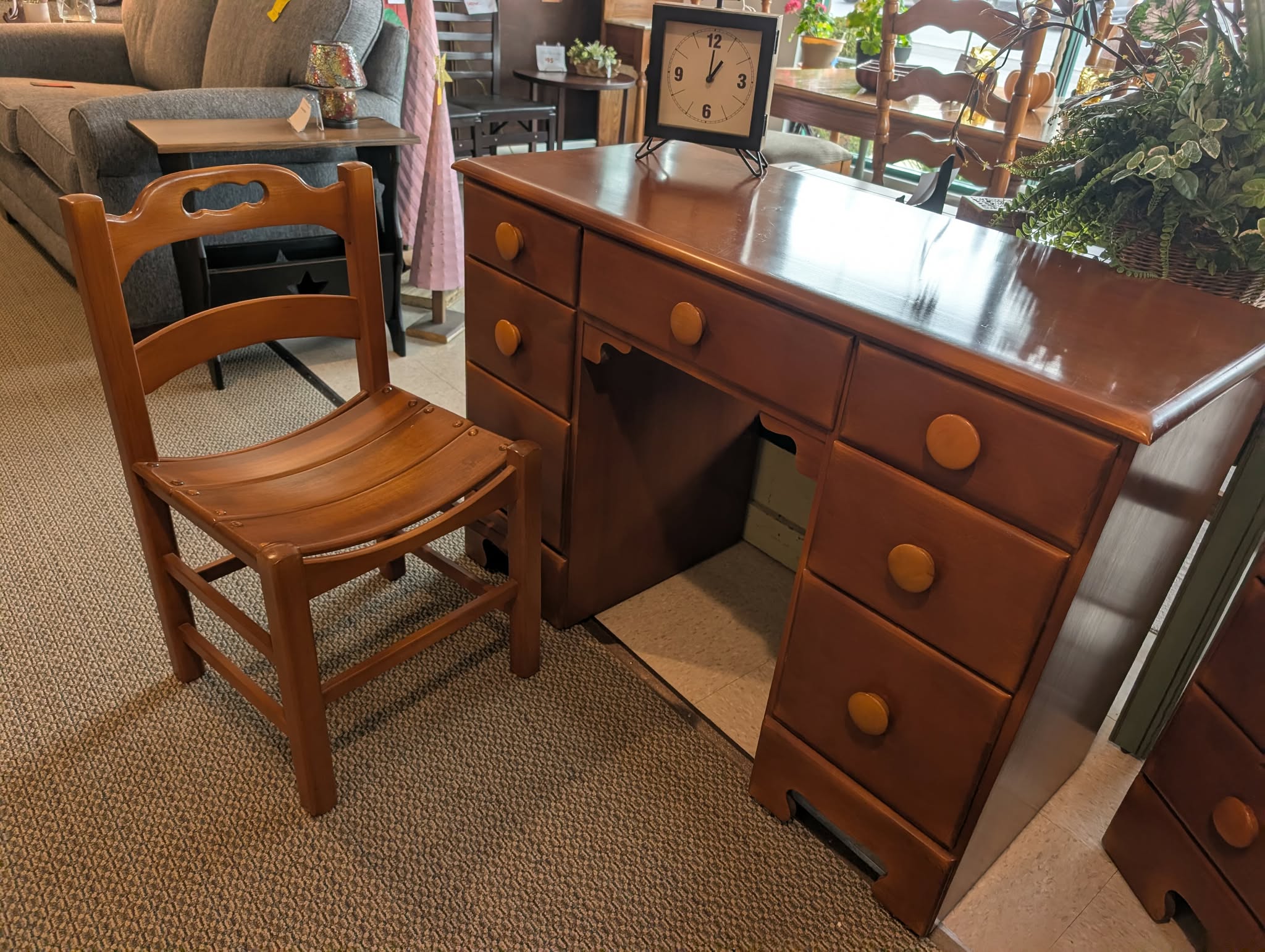 Hardwood Maple Desk & Chair