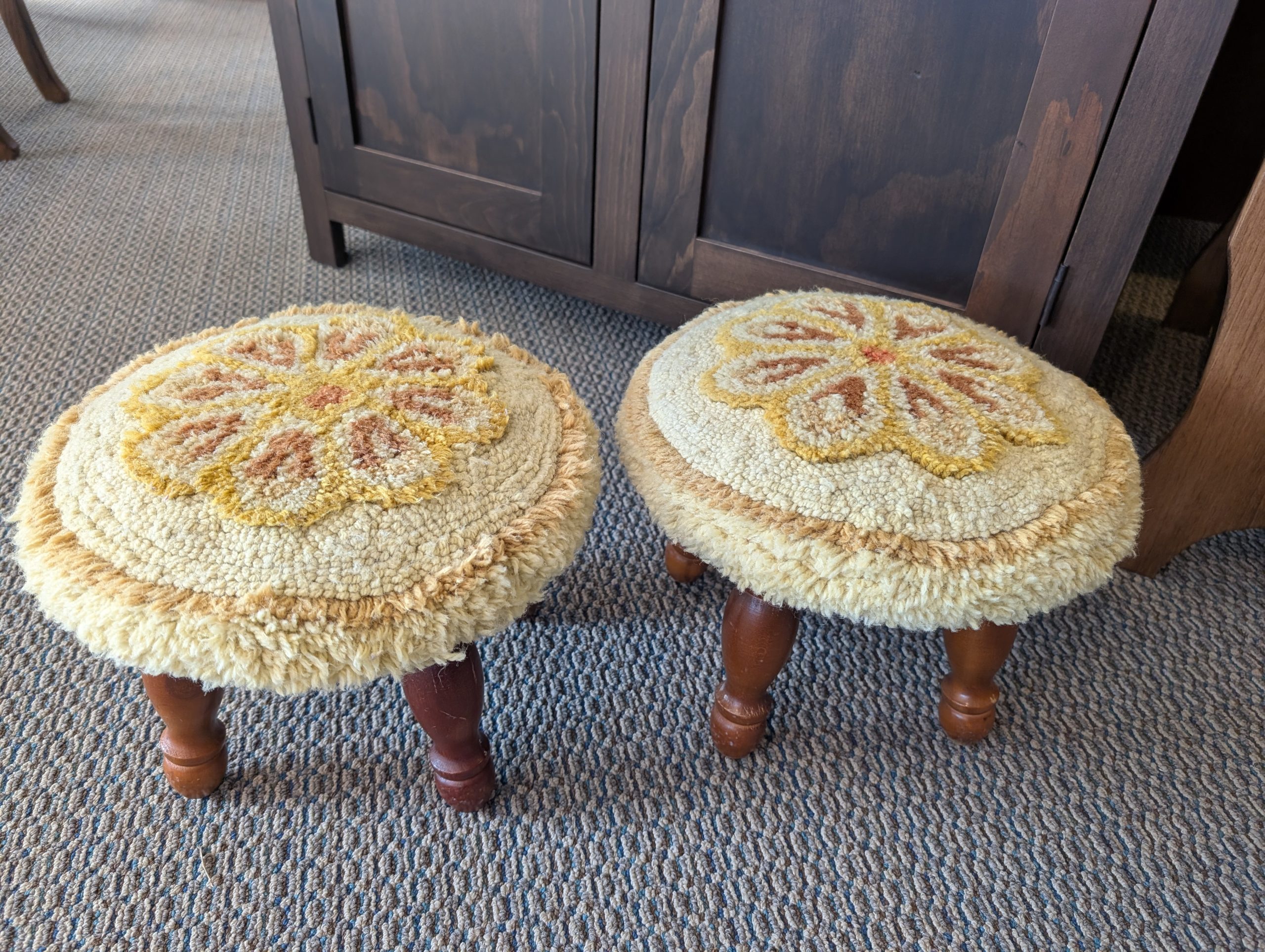 Hooked Floral Ottoman. Each: - Image 2