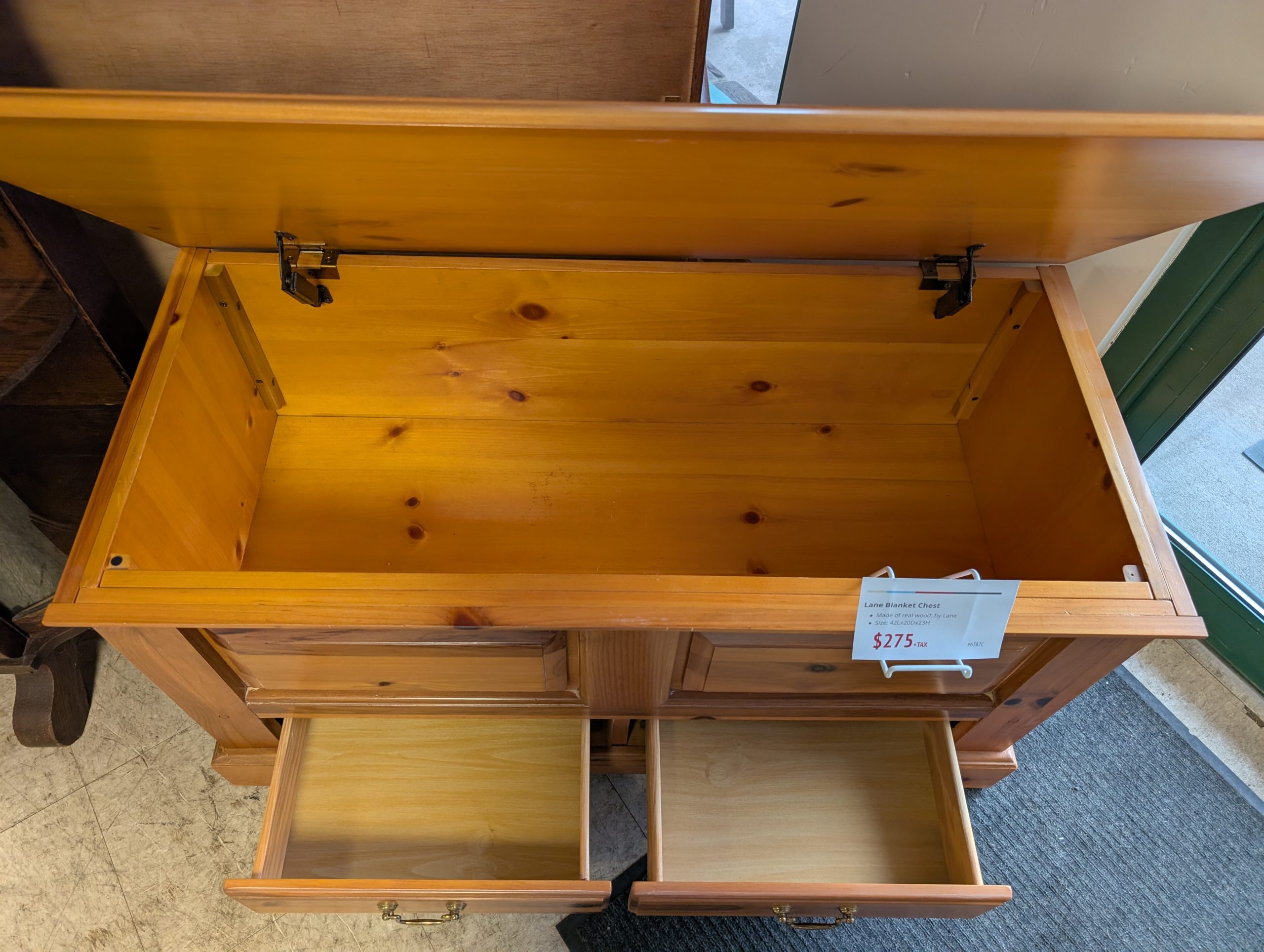 Lane Cedar Blanket Chest - Image 2