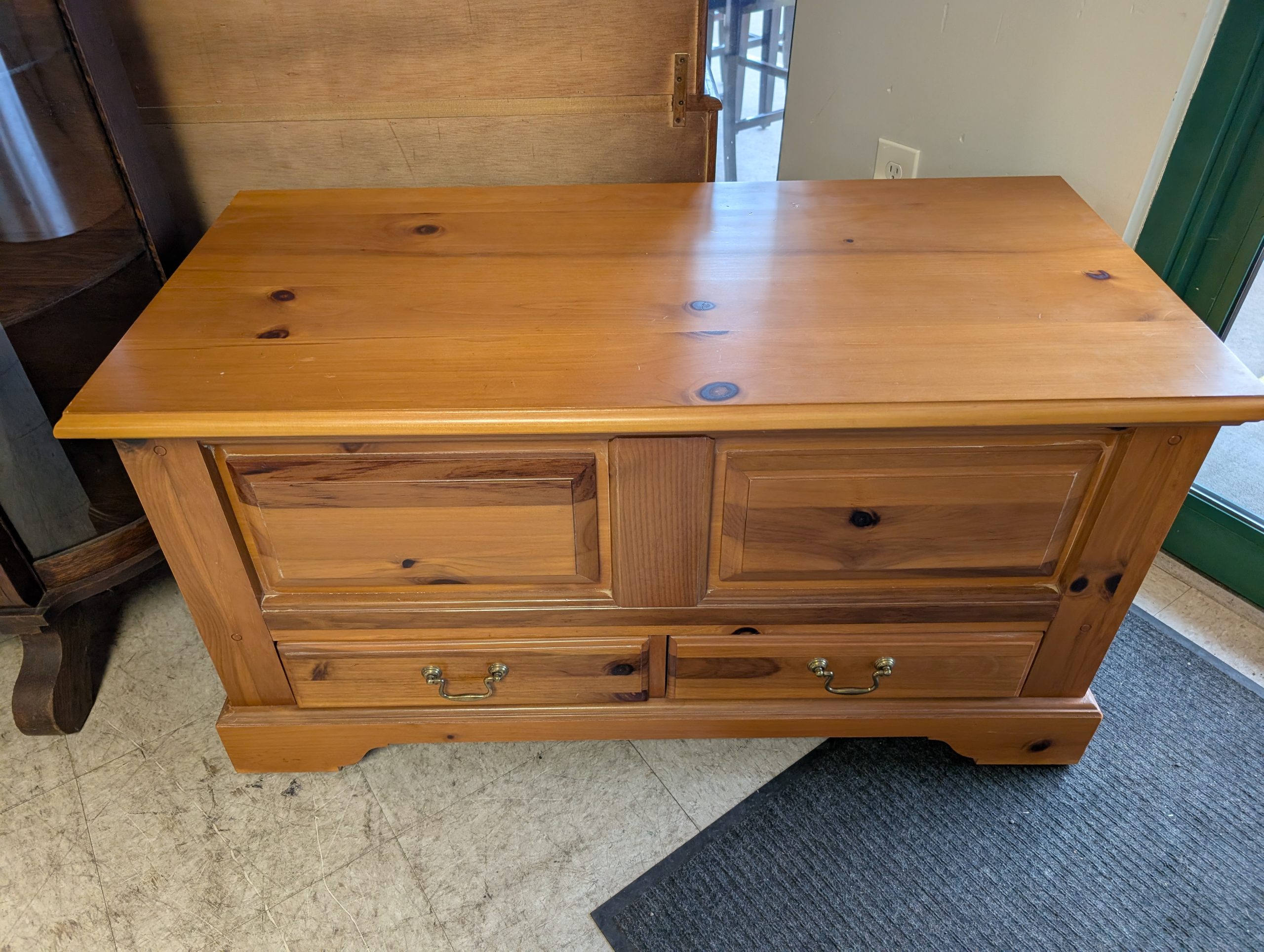 Lane Cedar Blanket Chest