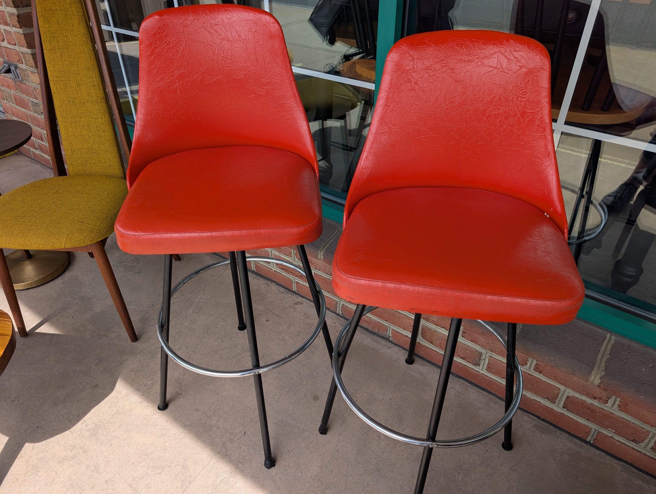 2 Retro Vinyl Stools - Image 3