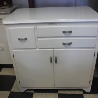Napanee Coppes Kitchen Cabinet