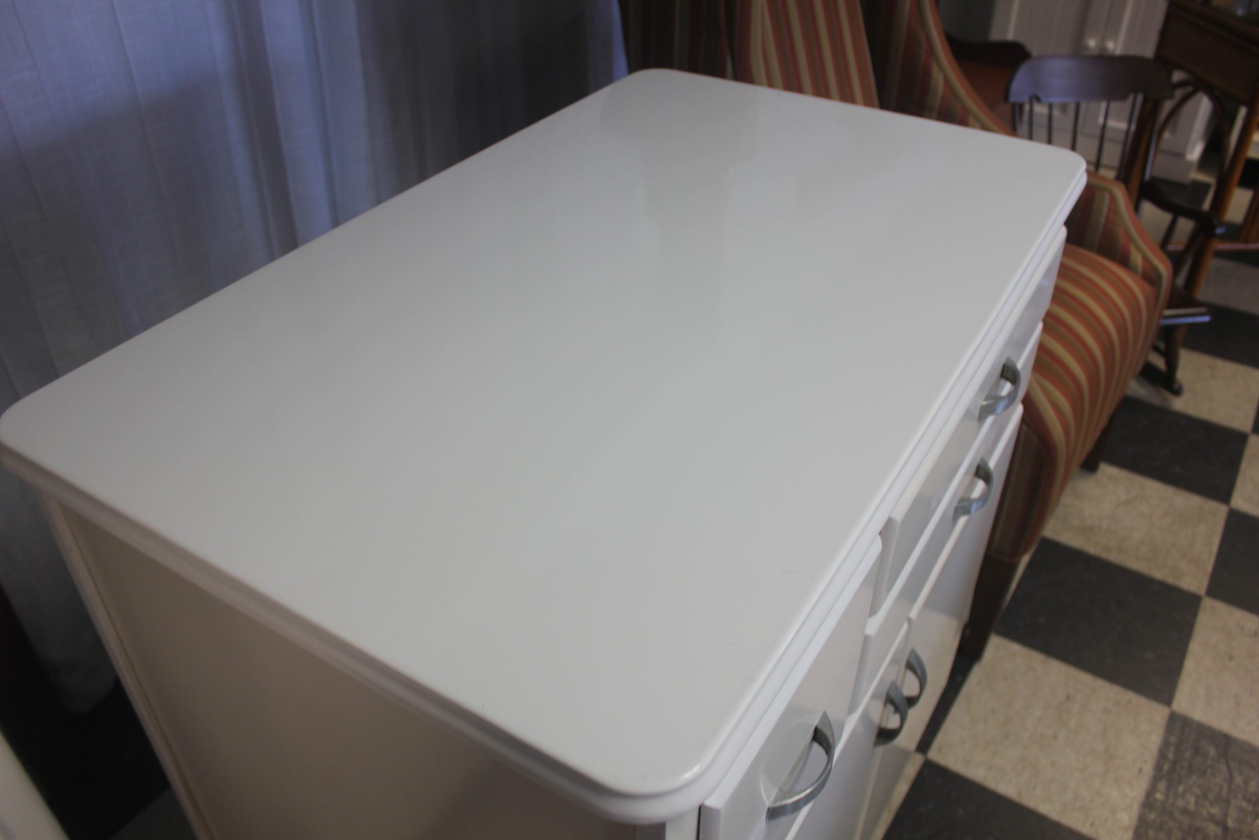 Napanee Coppes Kitchen Cabinet - Image 7