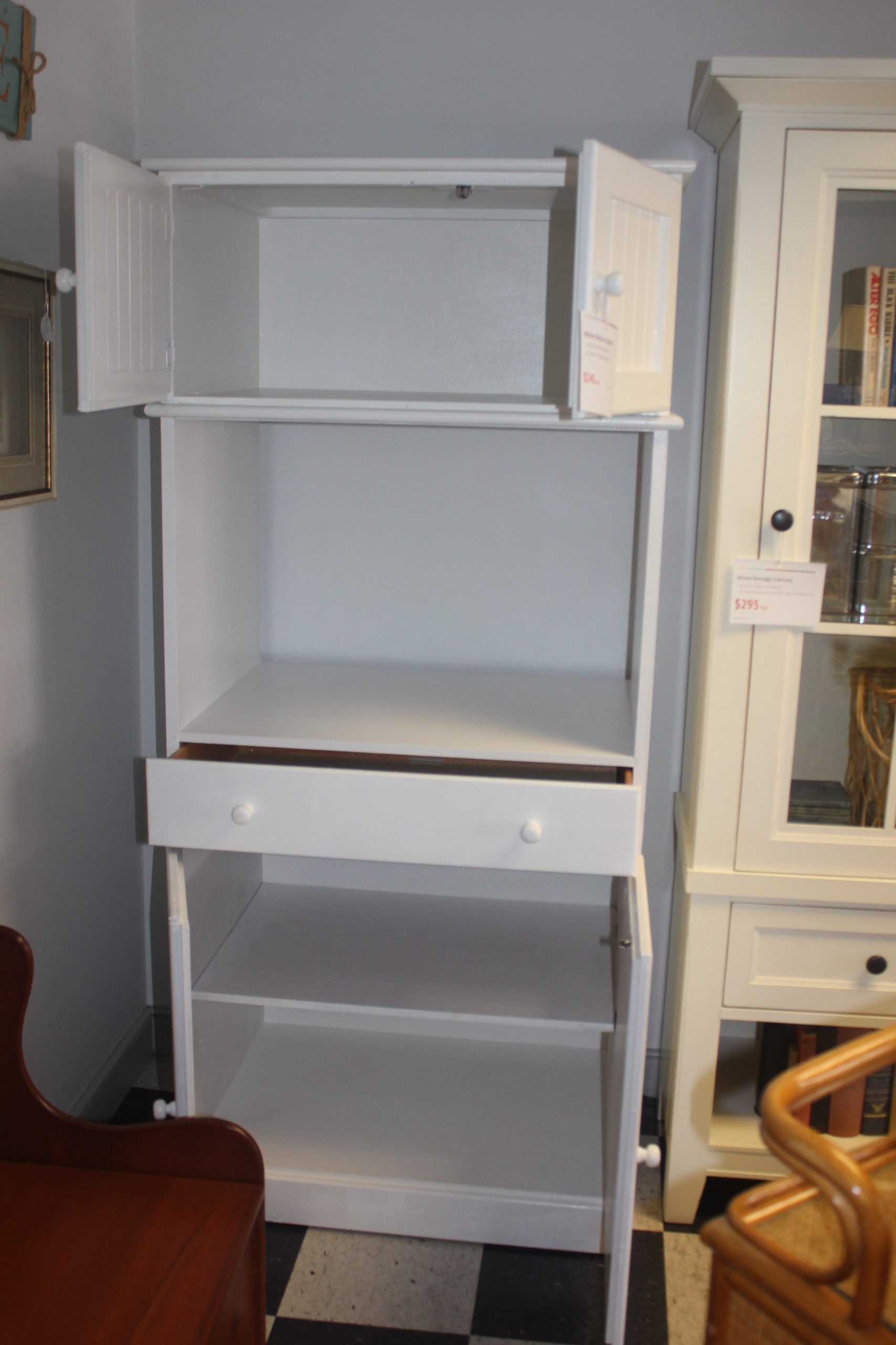 Napanee Coppes Kitchen Cabinet - Image 4