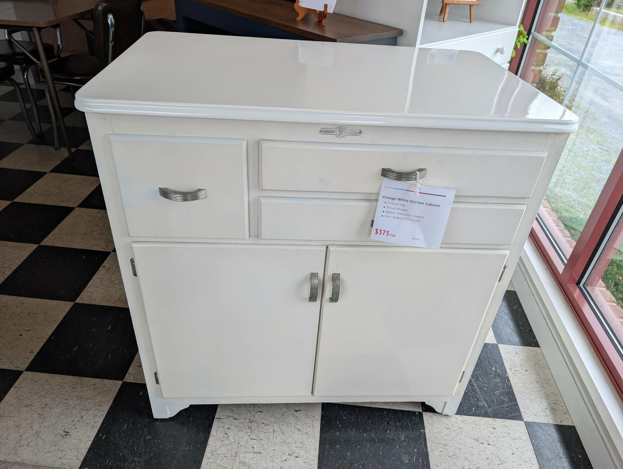 Napanee Coppes Kitchen Cabinet