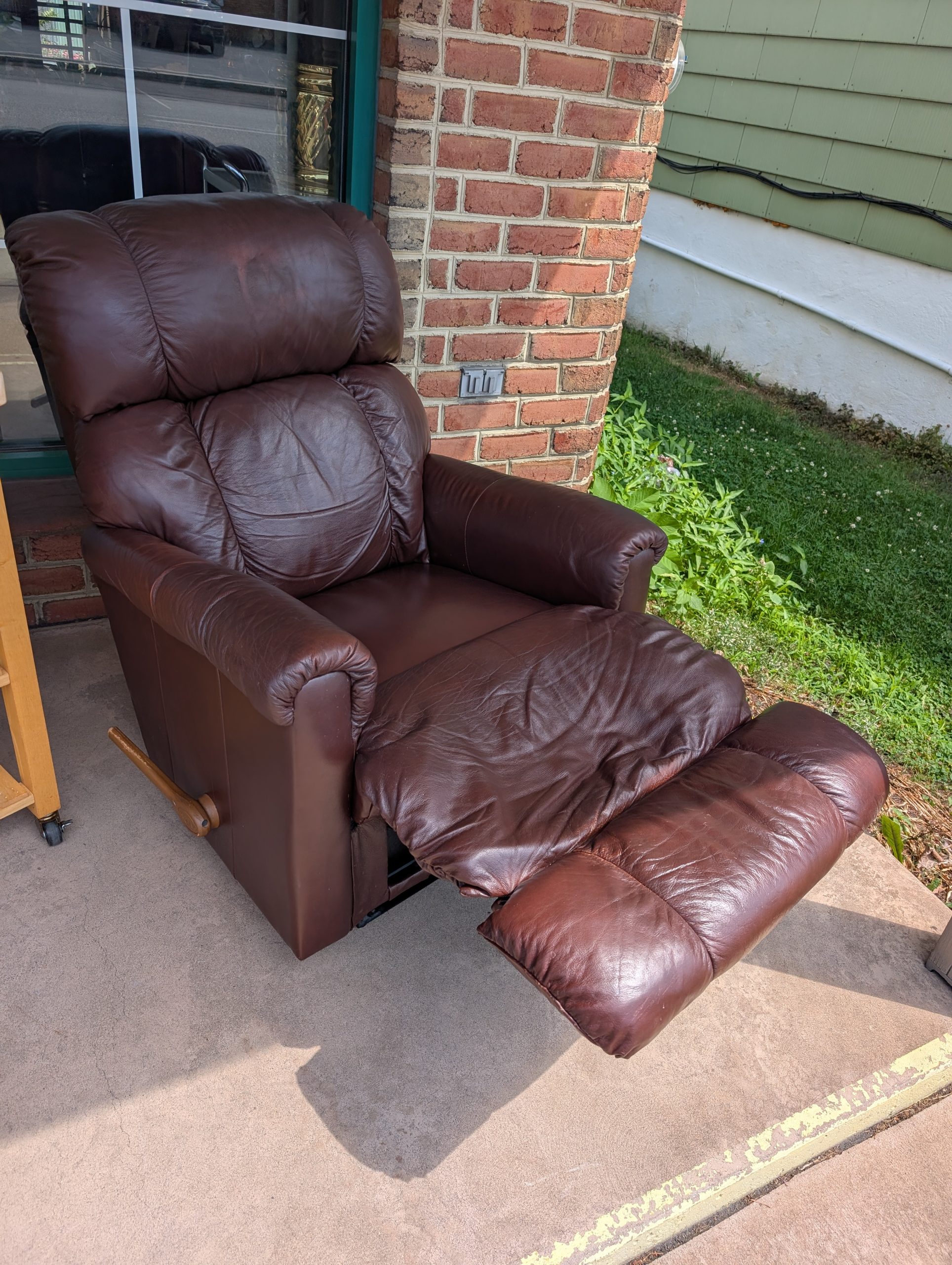 Leather LAZBOY Wall Hugger Recliner