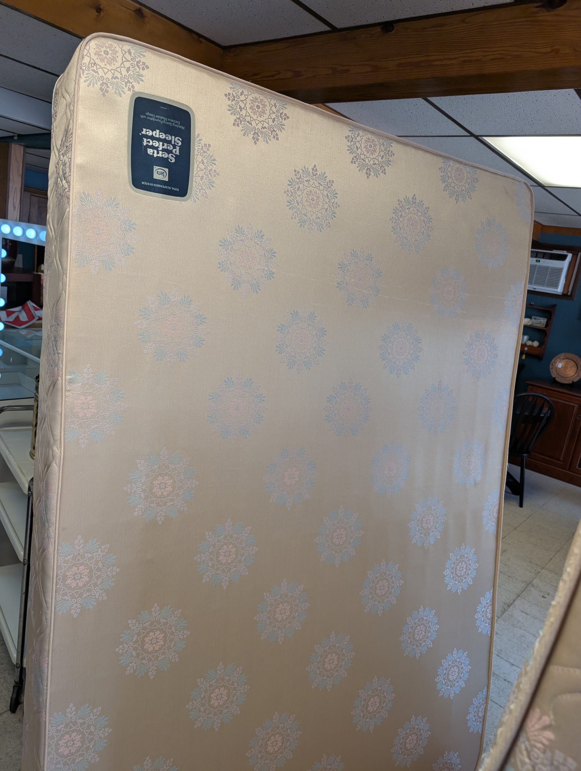 Full Serta Mattress Set - Image 4