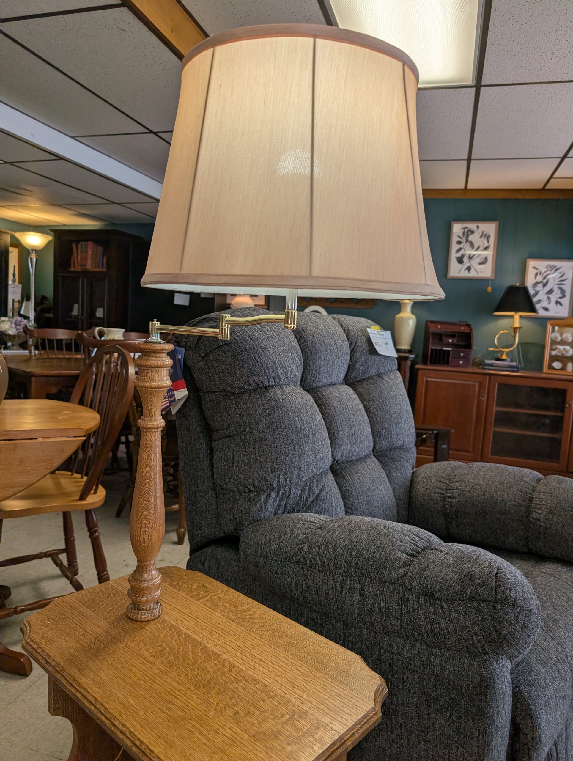 Oak End Table with Lamp - Image 2