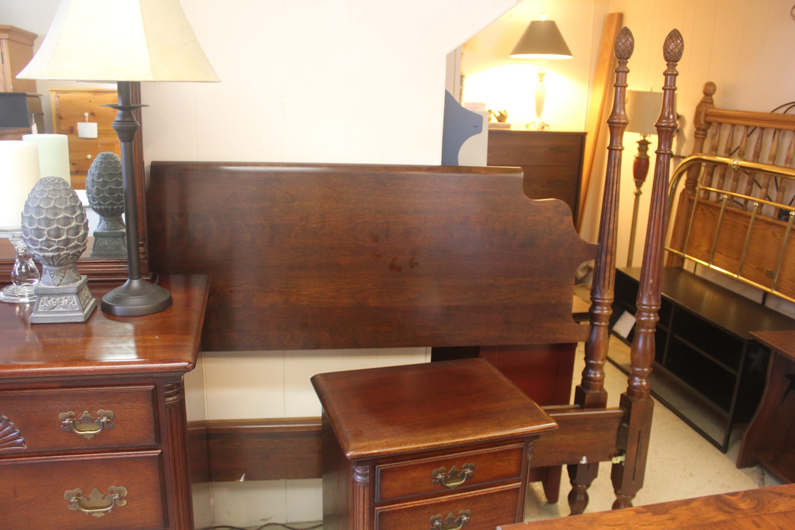 Queen Mahogany Bedroom Set - Image 6
