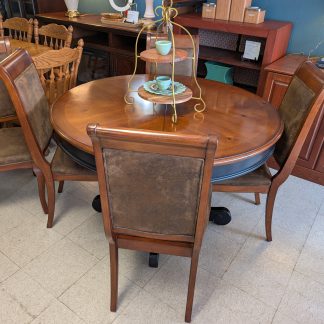 Round Table with 6 Chairs