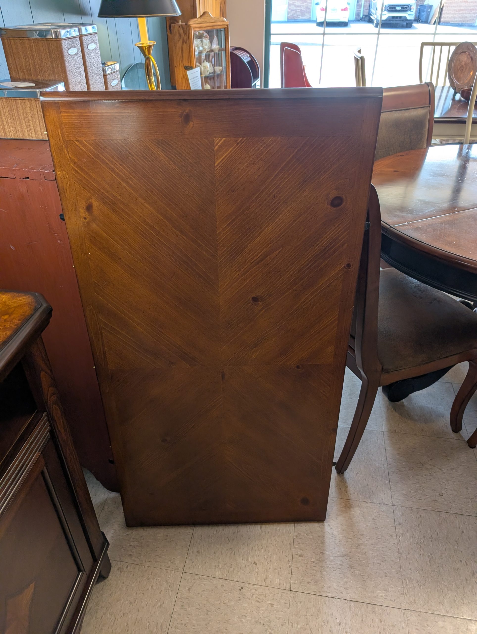 Round Table with 6 Chairs - Image 4