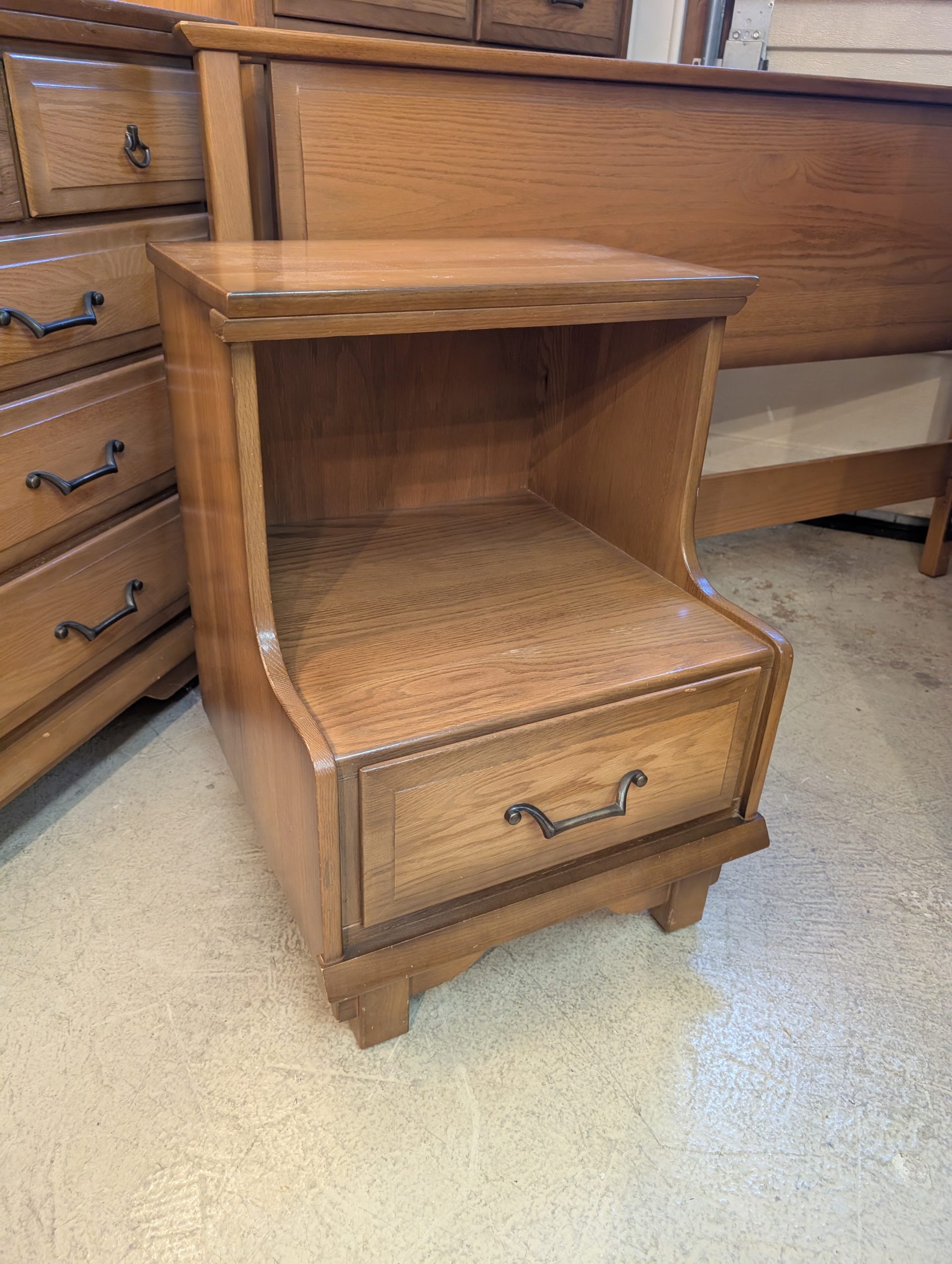 Light Oak Bedroom Set - Image 3