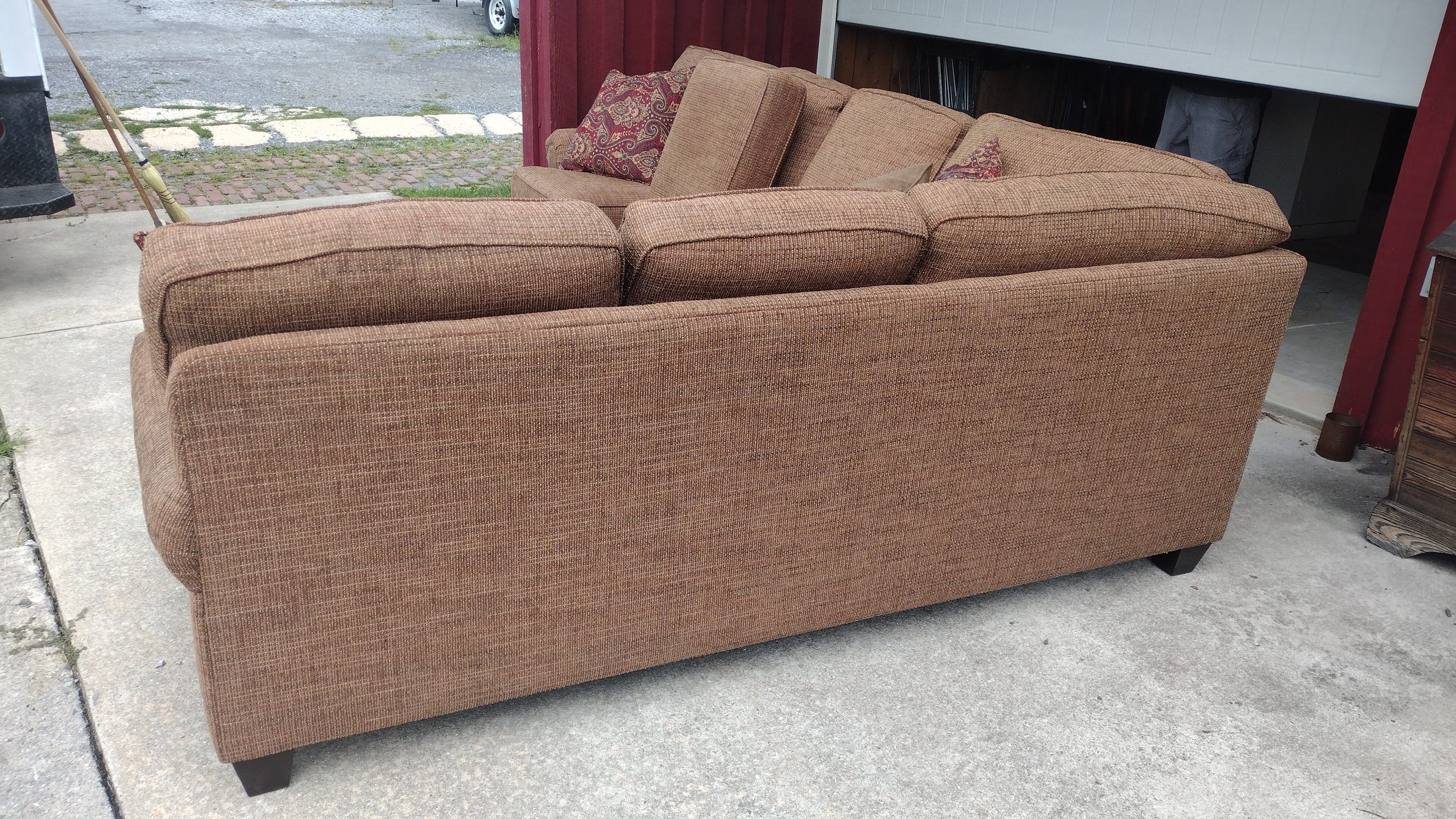 Smith Brothers Brown Sectional - Image 3