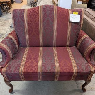 Fairfield Traditionally Styled Settee