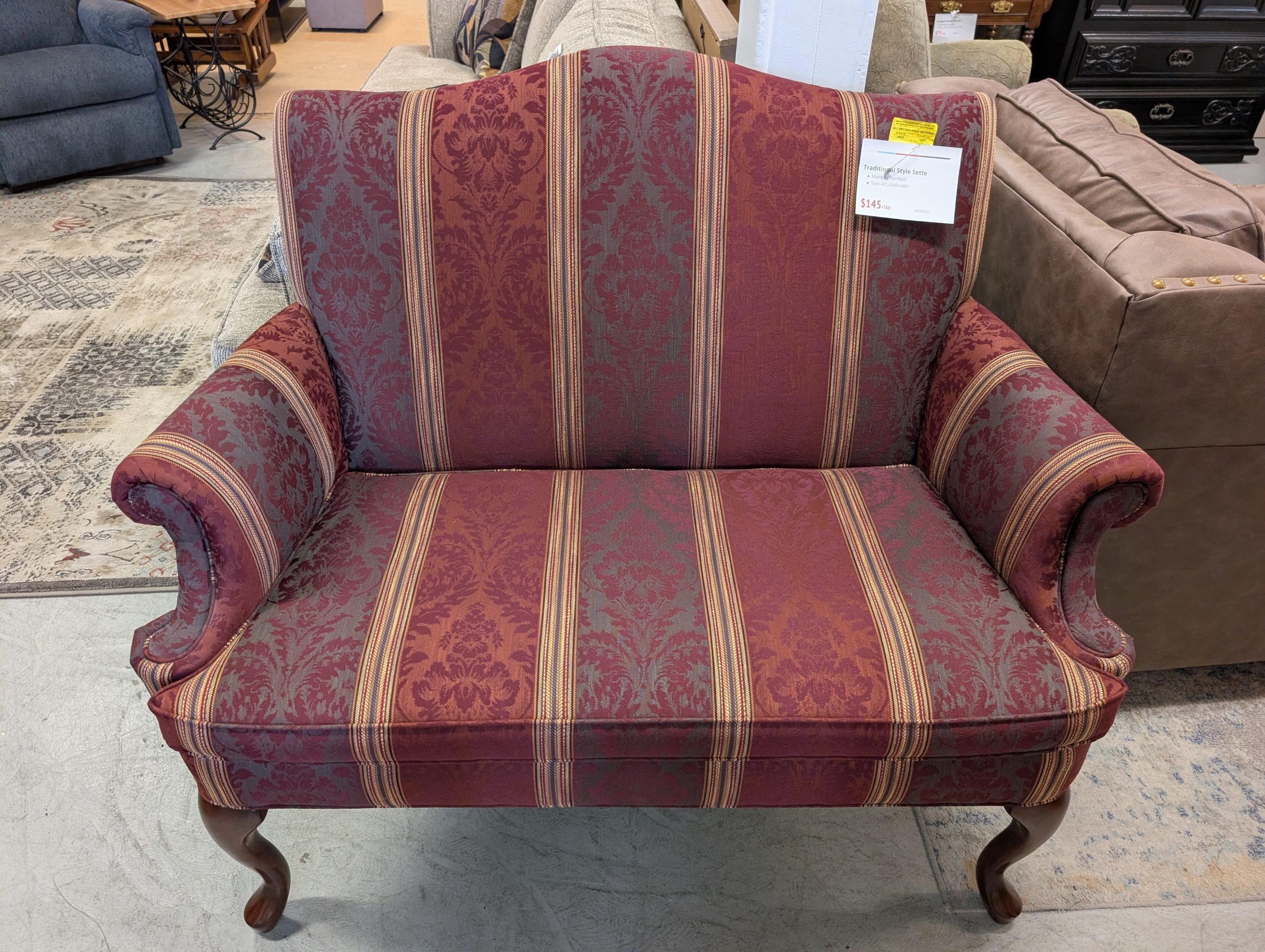 Fairfield Traditionally Styled Settee