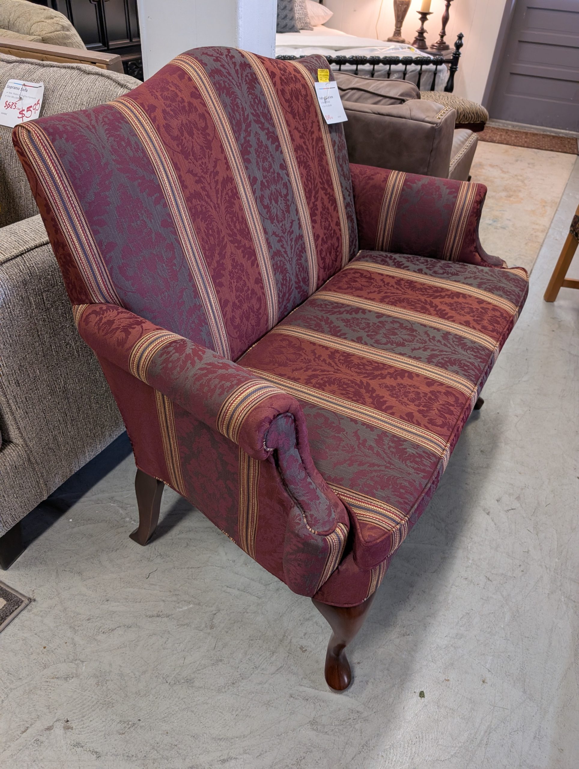 Fairfield Traditionally Styled Settee - Image 2