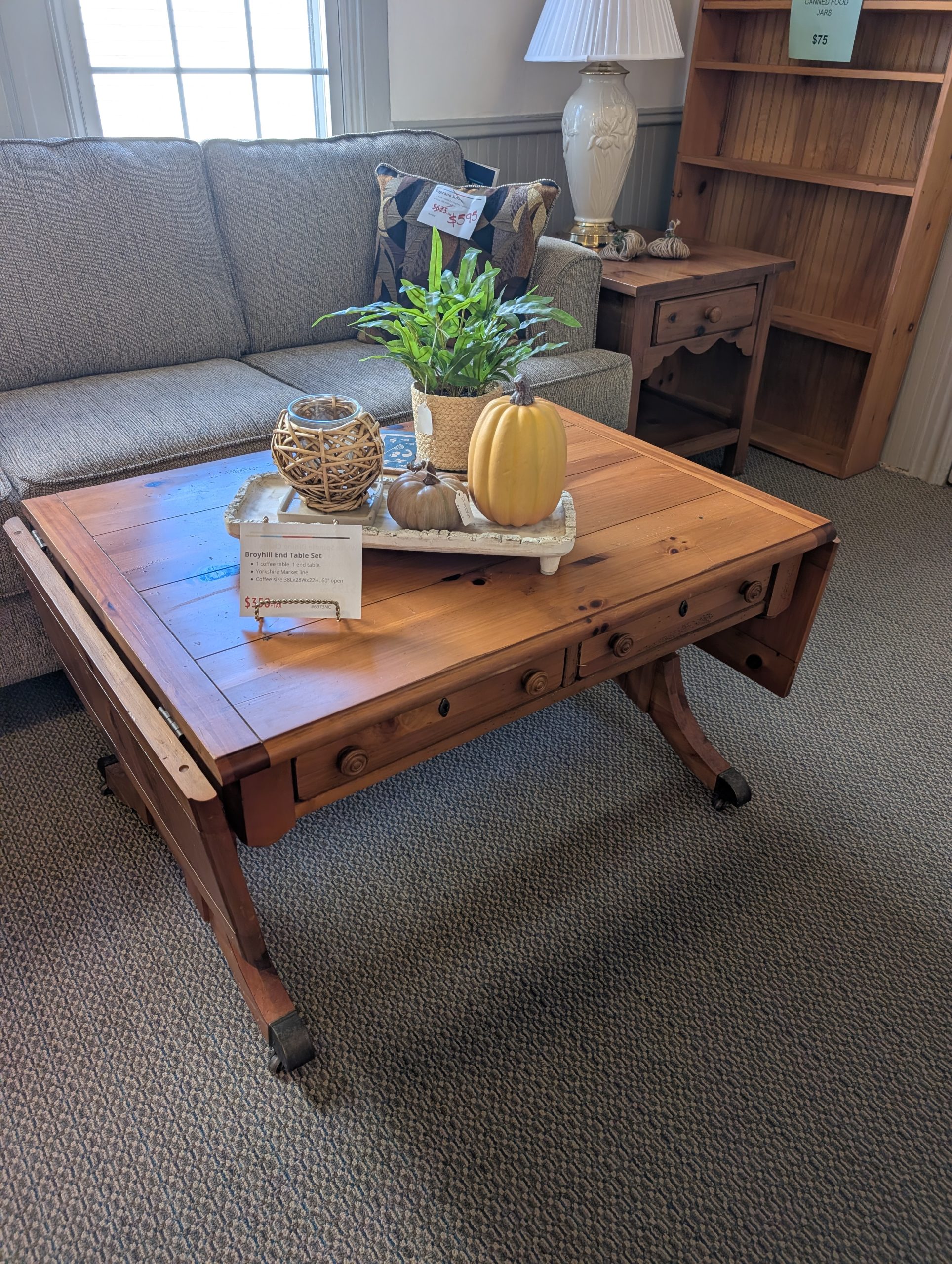 Broyhill Coffee & End Table Set